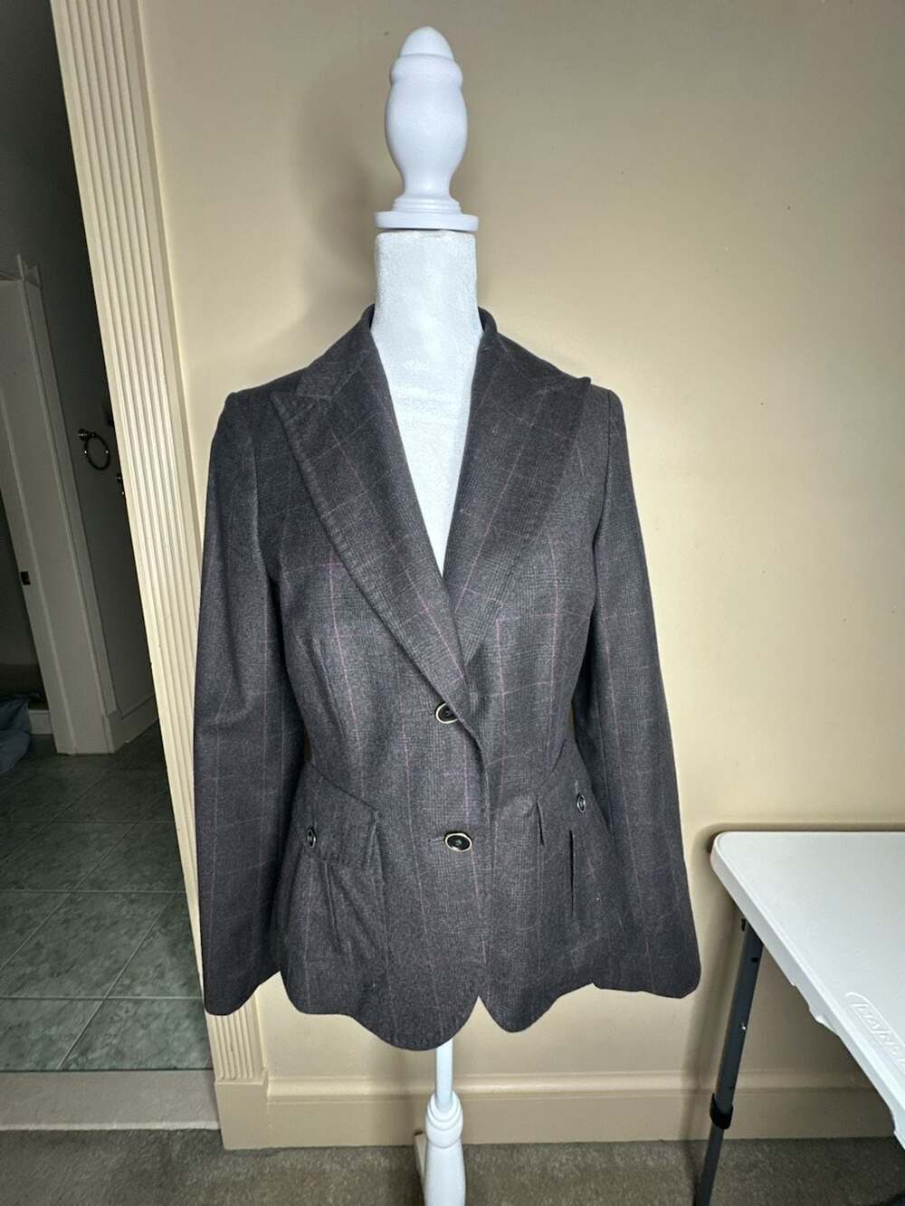 Banana Republic Blazer Size 4 Grey Purple Plaid Wool Peak Lapel